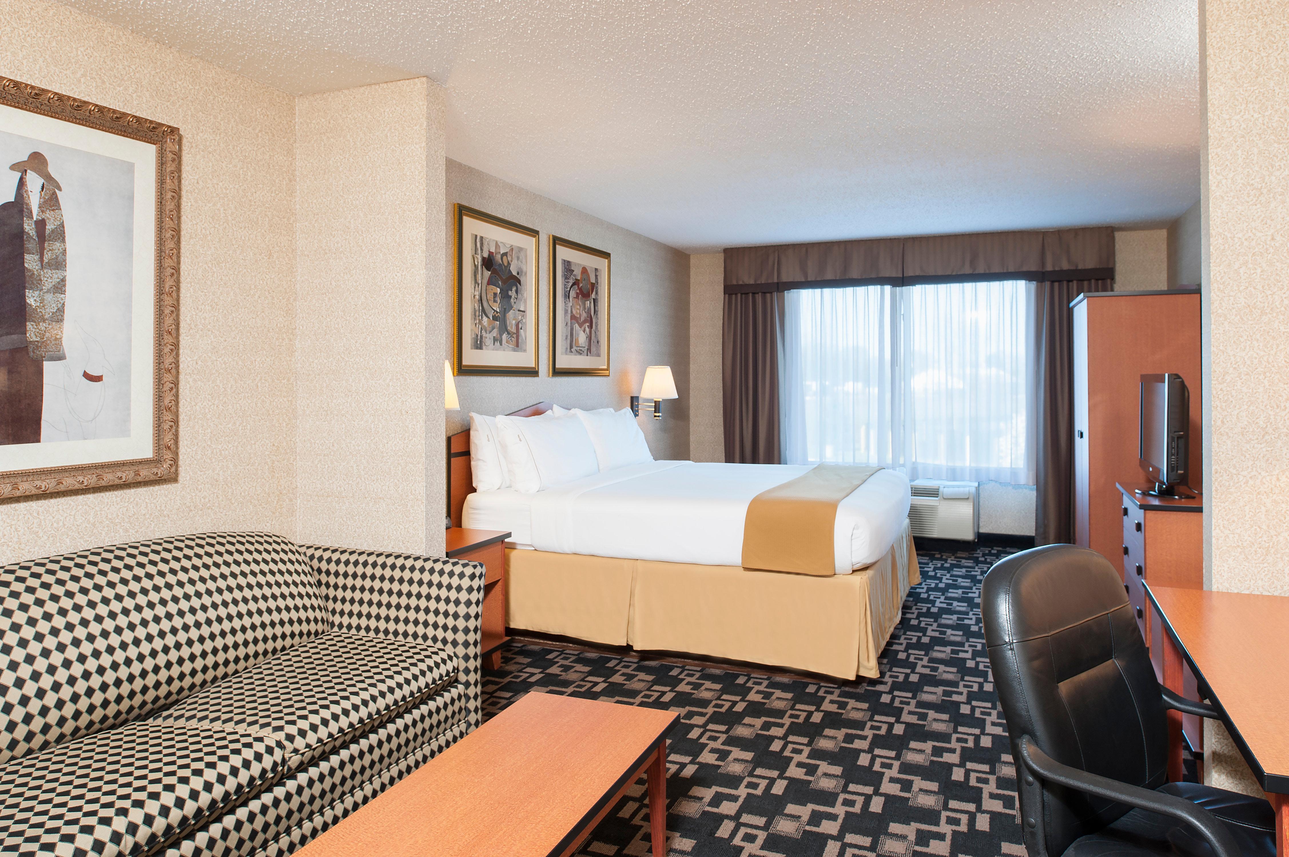 Holiday Inn Express Hotel & Suites Greenwood Exterior photo