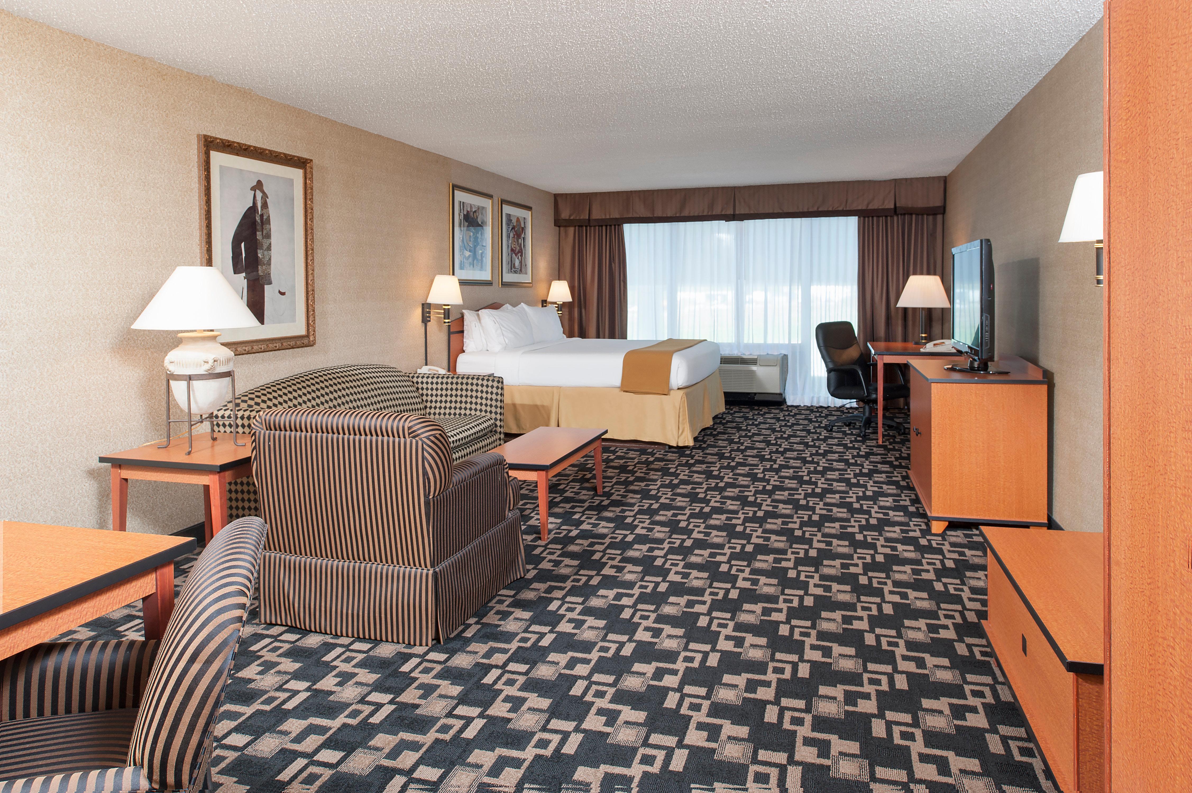 Holiday Inn Express Hotel & Suites Greenwood Exterior photo